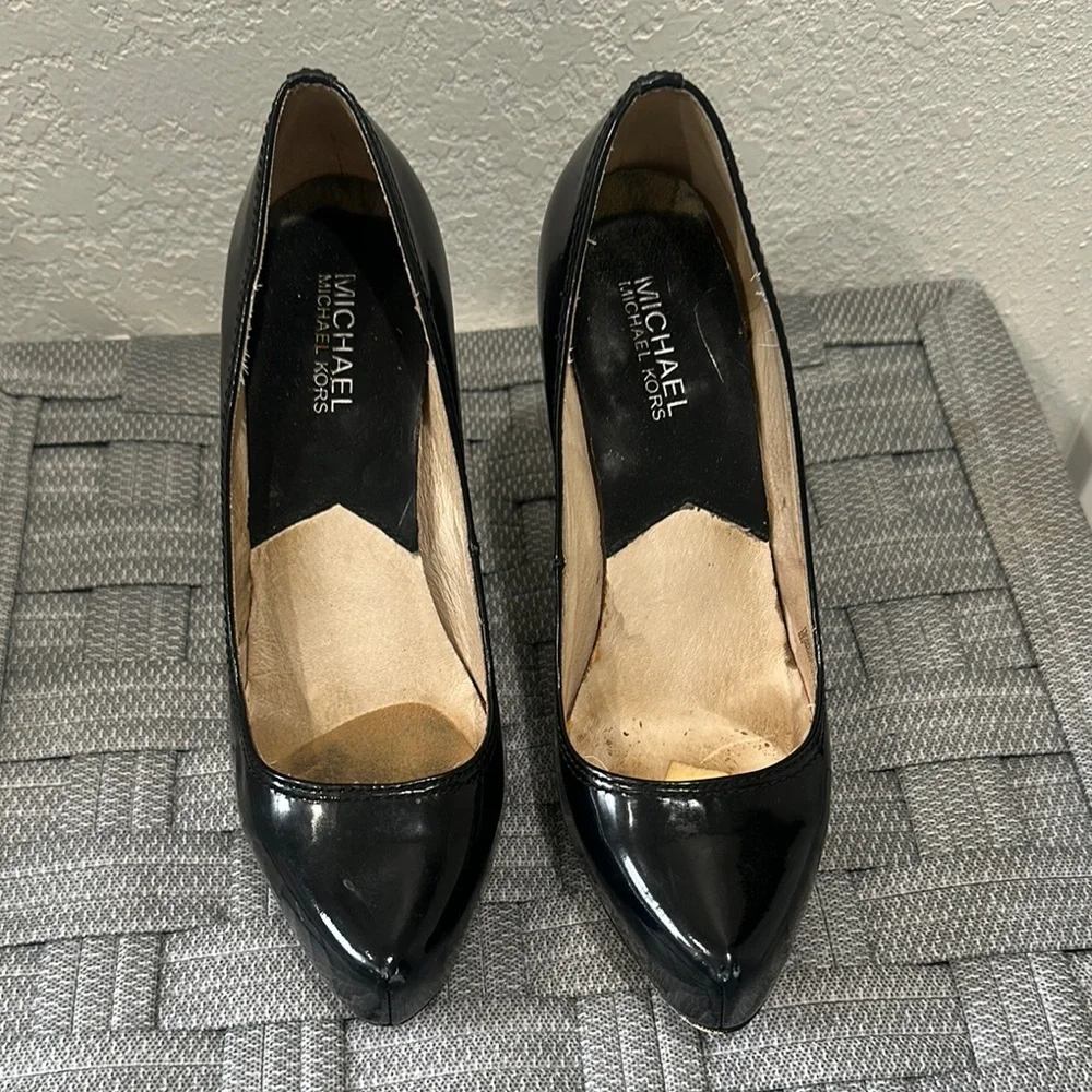 Michael Kors Glossy Black Heels - Picture 2 of 5